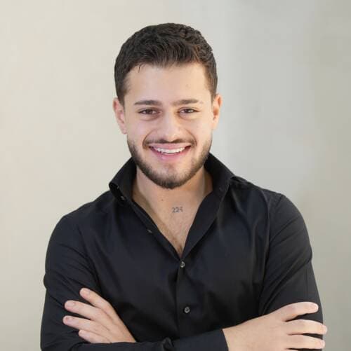 Elio, Senior Stylist