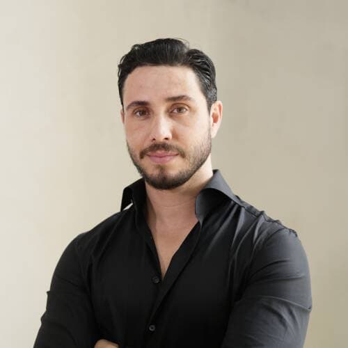 Isslam, Senior Stylist